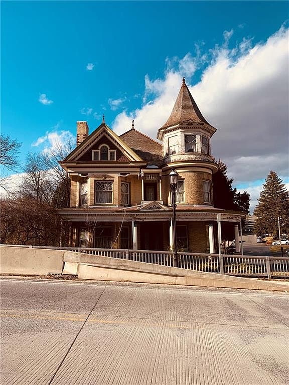 404 Main St, Slatington, PA 18080 Zillow