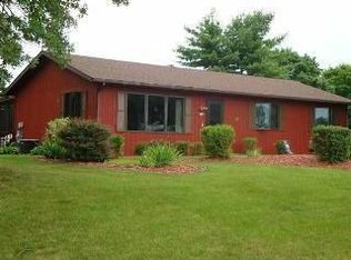 1809 Oak Leaf Dr, South Beloit, IL 61080