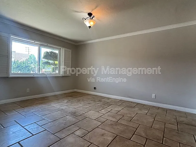 19010 Cliveden Ave — Photo 6
