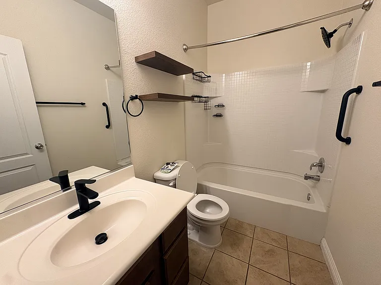 1 El Camino Loop NW — Photo 6