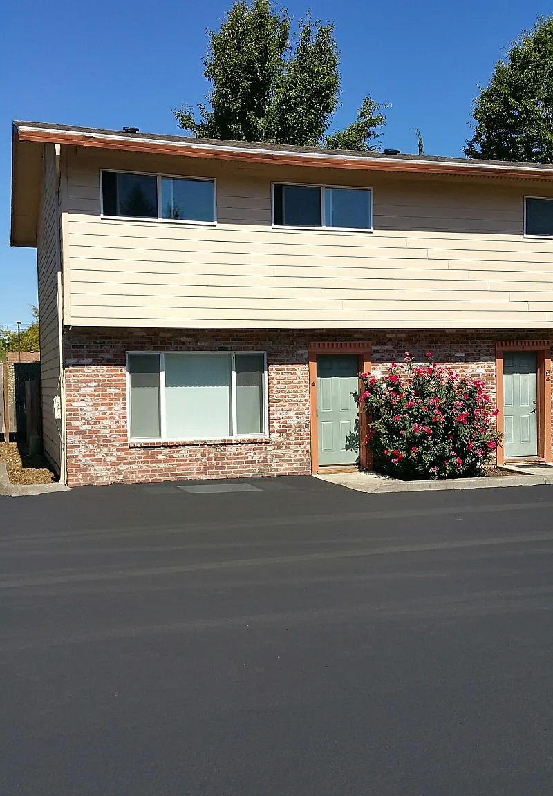 Elizabeth Apartments — Photo 3