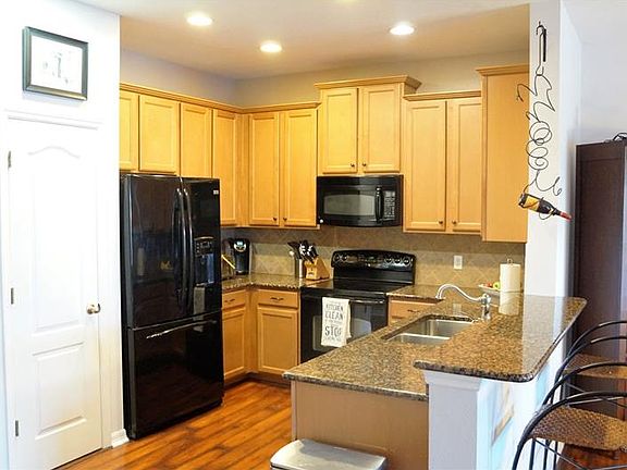 5th image of 2834 Oakville Pl