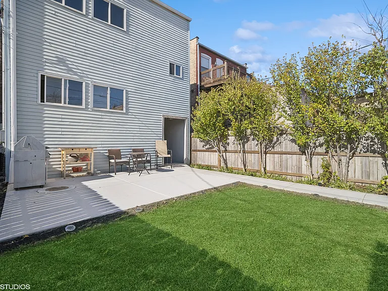 2439 N Harding Ave #2F — Photo 12