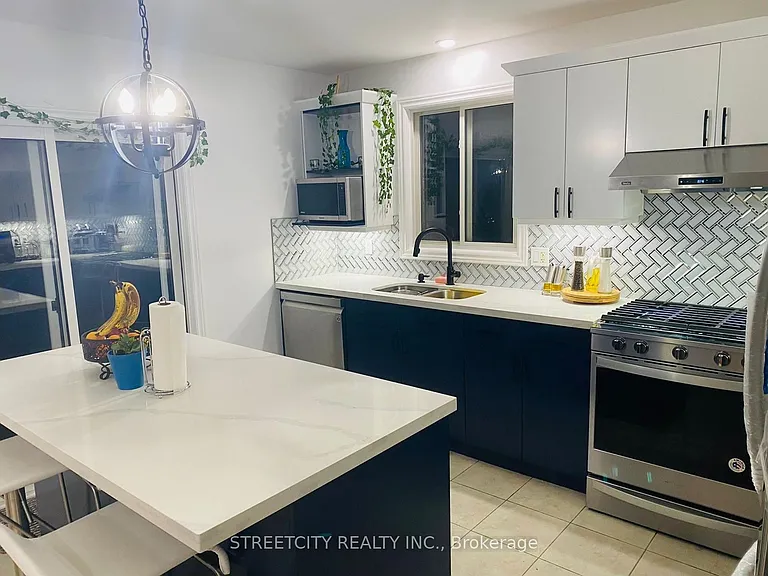 1751 Coronation Dr — Photo 5