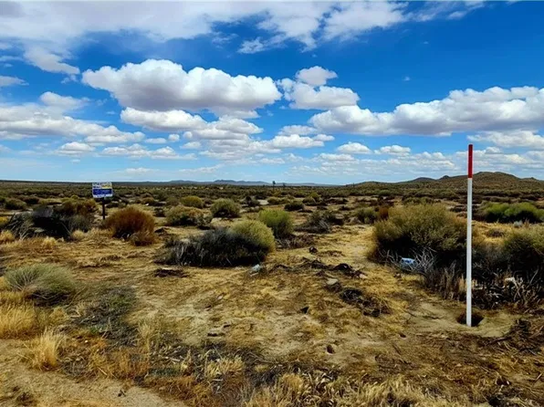 240 E Avenue O #10, Palmdale, CA 93550
