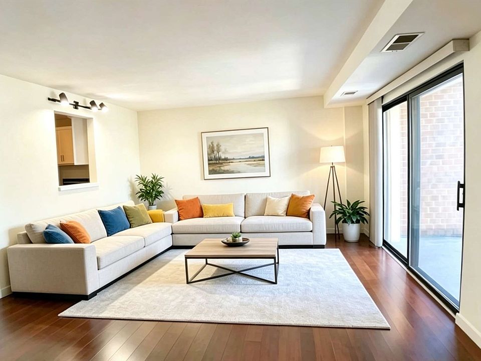 1st image of 12 Mount Vernon St APT 25