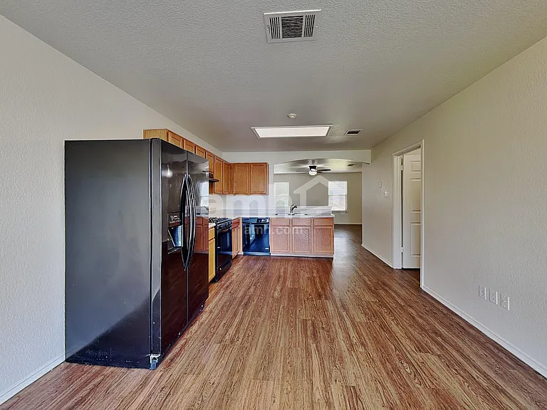 109 Mason Reed Cv — Photo 3