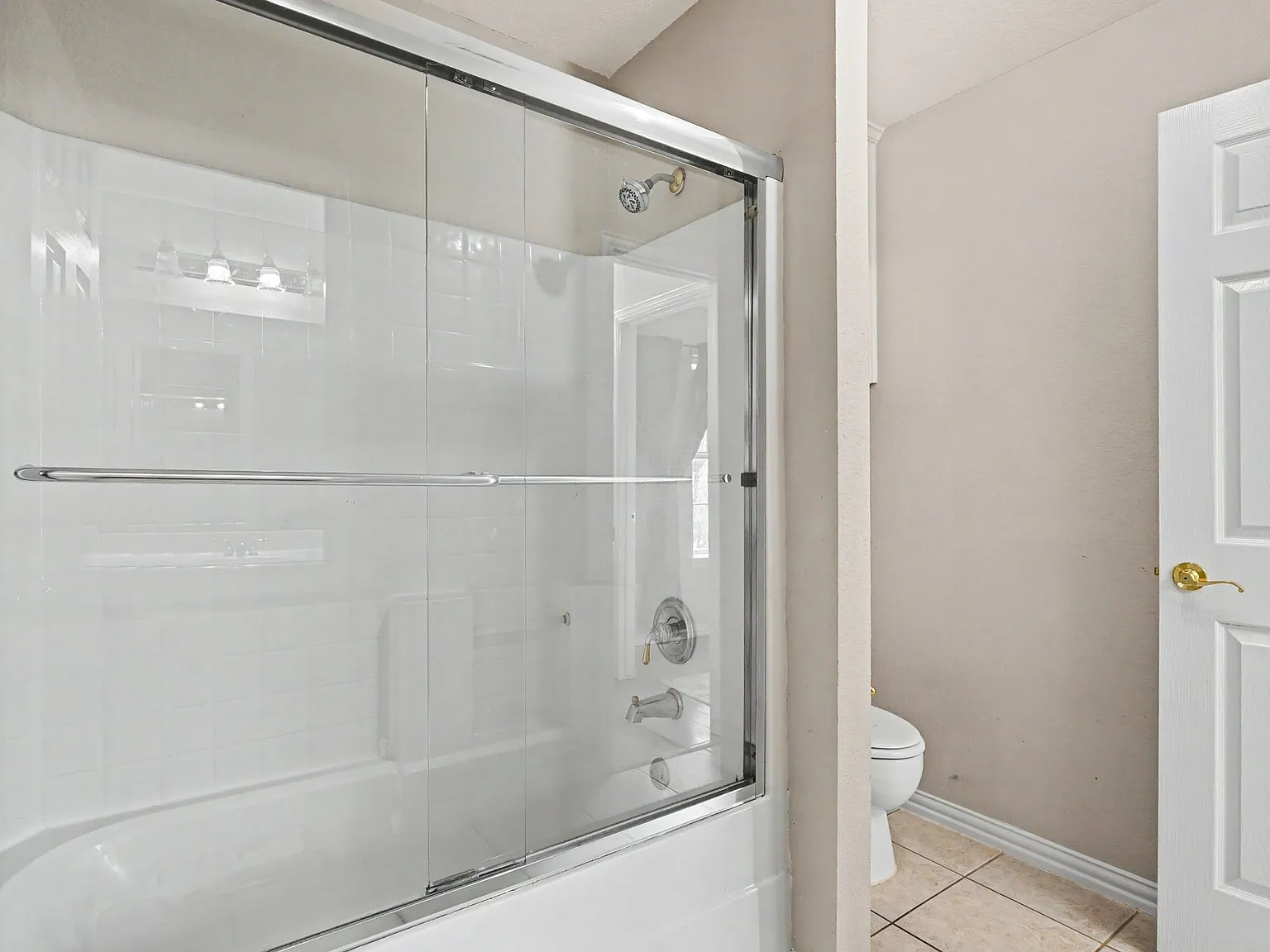 4 bed, 3744 sqft, $3,500 — Photo 1