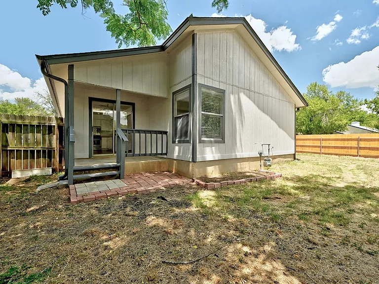 9601 Holly Springs Dr — Photo 23