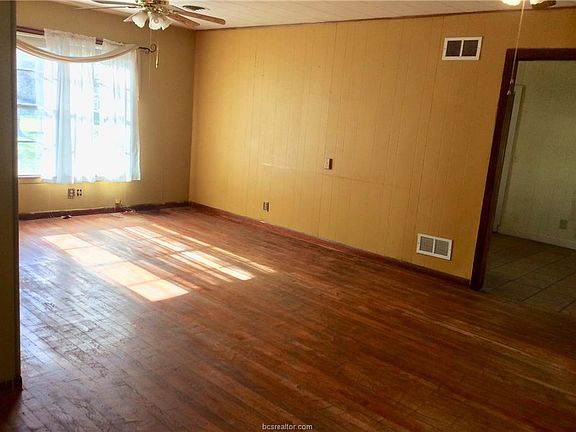 2nd image of 905 N Oneal St #O