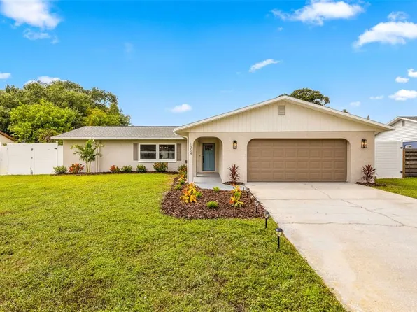 1364 Georgetowne Cir, Sarasota, FL 34232