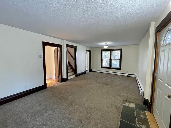 5th image of 4424 1/2 Upton Ave S