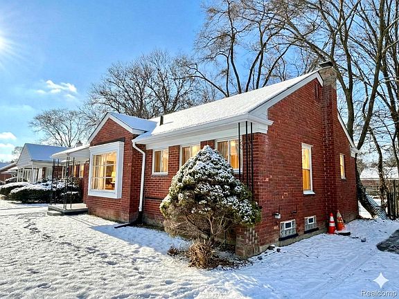4th image of 9550 Heyden St