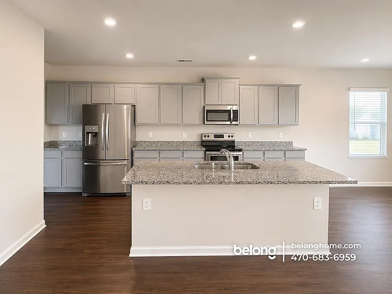 933 Nandina Ln — Photo 4