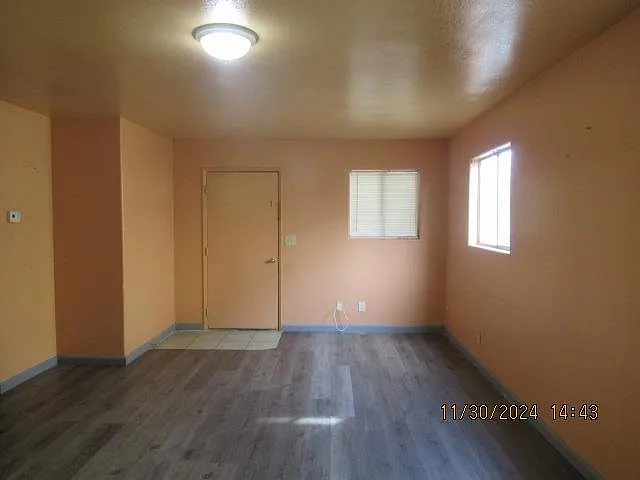 3 bed, 7536 sqft, $1,300 — Photo 2
