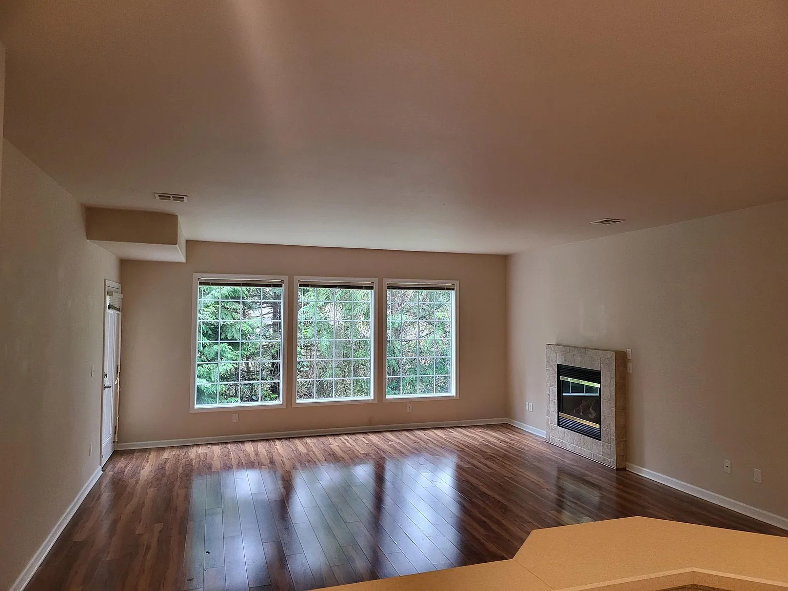 3301 Park Ln — Photo 4