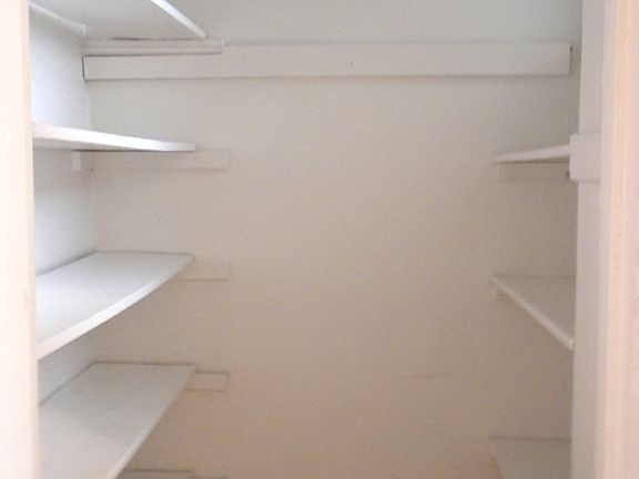 2nd image of 2505-11 N Prospect Ave #2511-09