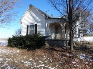 1152 County Road 2400e, Casey, IL 62420
