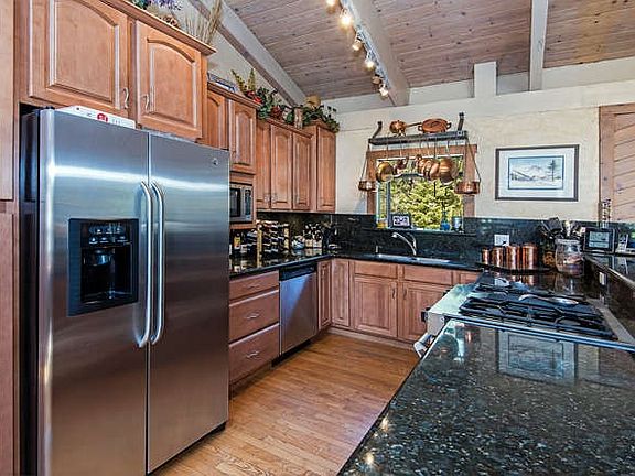 5th image of 3054 Highlands Dr