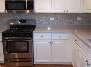 1321 Mayfair Ln, Grayslake, IL
