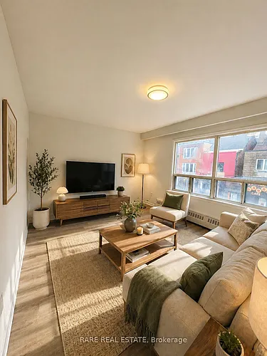 265 Augusta Ave #1 Photo 1