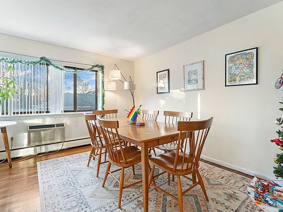 4th image of 425 S Huntington Ave APT 16
