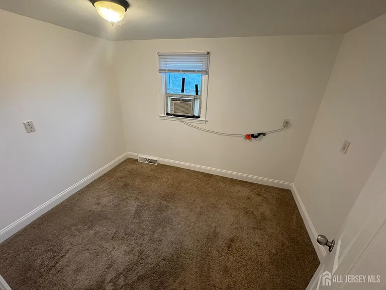 51 Kenwood Ter — Photo 13