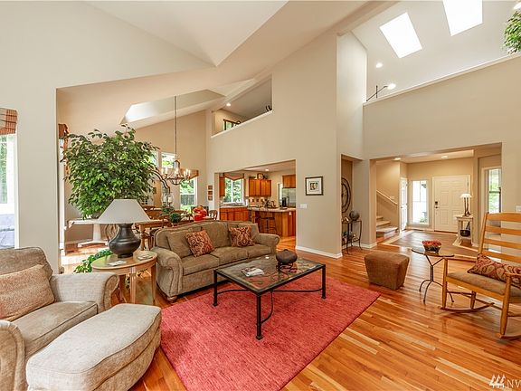 5th image of 43 Vista Wood Ct