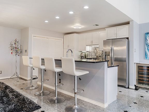 5th image of 1400 Ocean Dr APT 1104A
