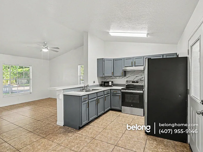 540 W Comstock Ave — Photo 10