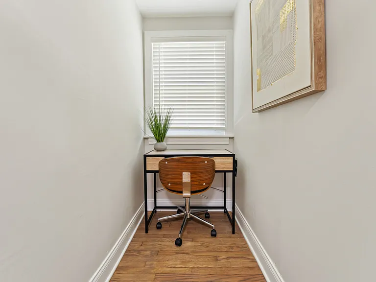 S Ellis St — Photo 11