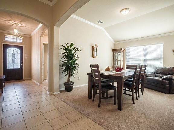 5th image of 327 Coral Vine Ln