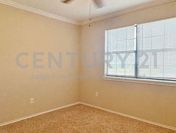 3rd image of 304 Boot Ranch Rd