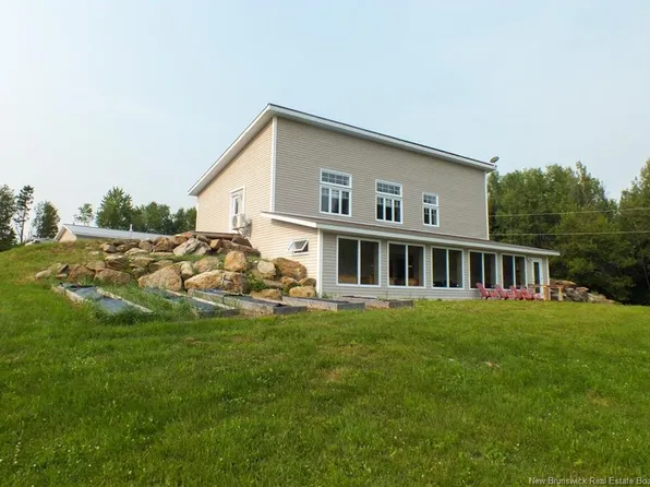 5 Deal Rd, Wilmot, NB E7K 1K4