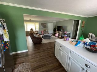 611 S Broadway Ave, Waltonville, IL 62894