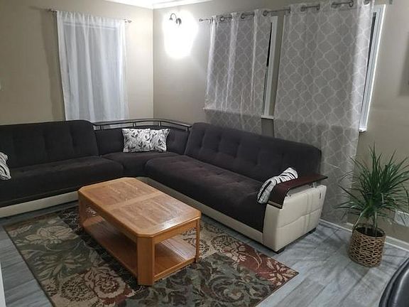 3rd image of 293 Harvey Ave