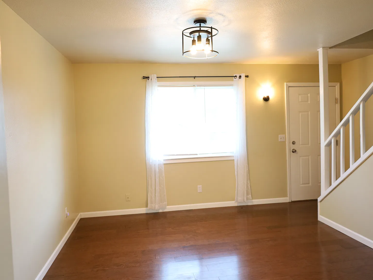 2 bed, 850 sqft, $1,250 — Photo 2
