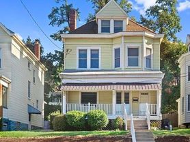 937 Jackman Ave