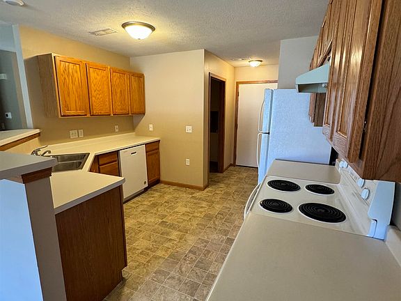 3rd image of 518 Golden Grove Dr #15