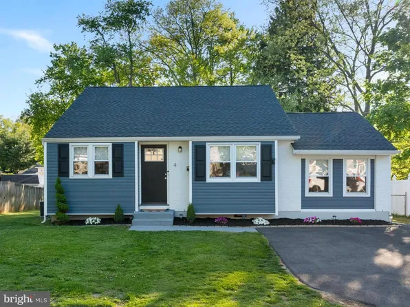 4 Lakeview Dr, Hamilton, NJ 08620