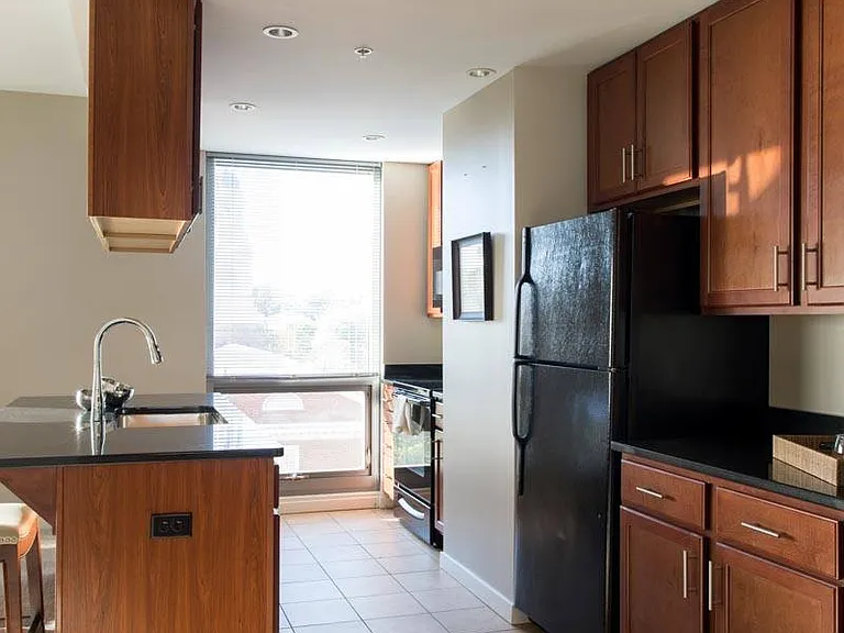 Midtown Crossing Apartments — Photo 103
