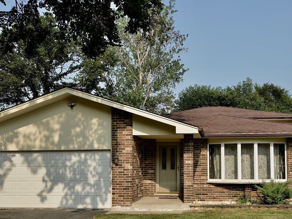 1st image of 301 Blackstone Ave