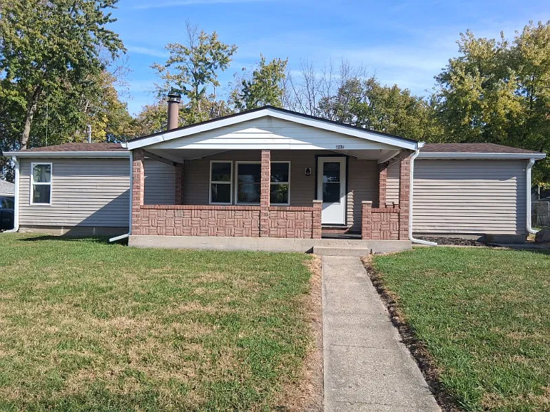 3 bed, 1248 sqft, $1,360 — Photo 1