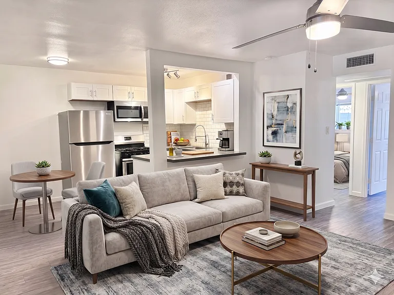 Coronado 137 — Photo 16