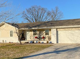 735 Highway 32, Bolivar, MO 65613