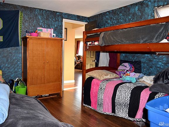 4th image of 42 Mountain View Dr