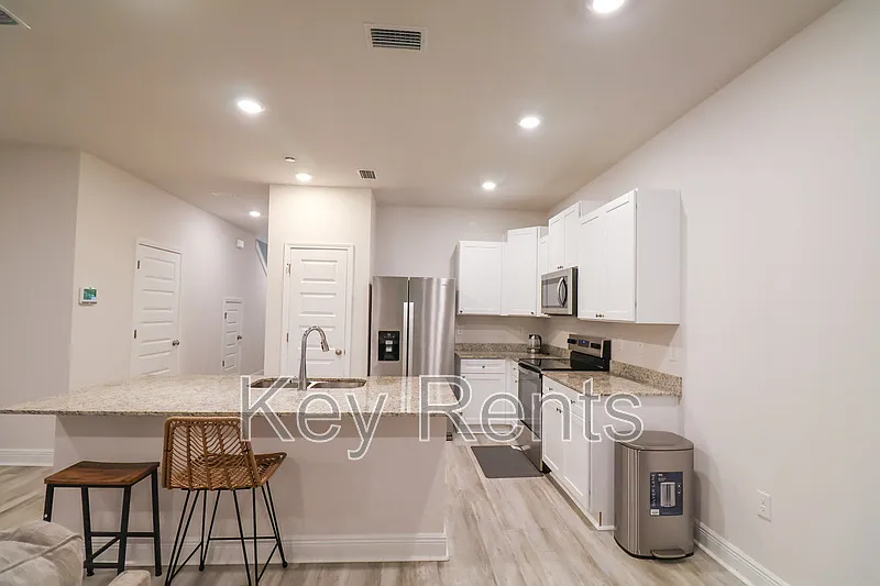 3 bed, 2.5 bath, 1497 sqft, $1,995 — Photo 2