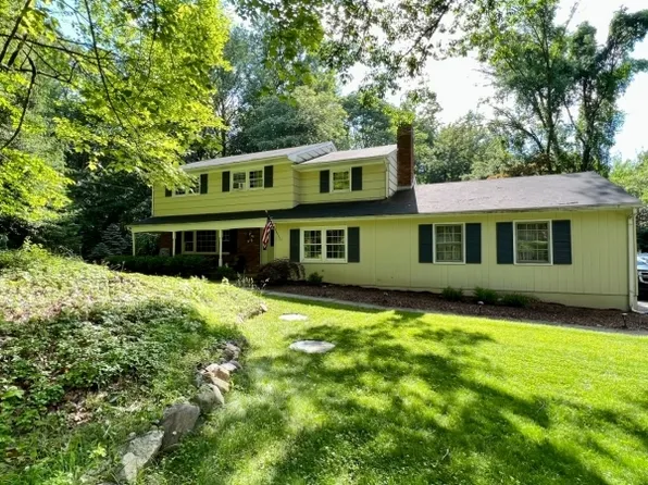 30 Green Hill Rd, Kinnelon Boro, NJ 07405