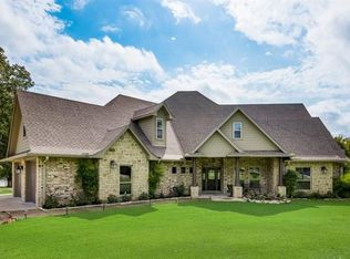 205 Starcrest Dr, Corsicana, TX 75109