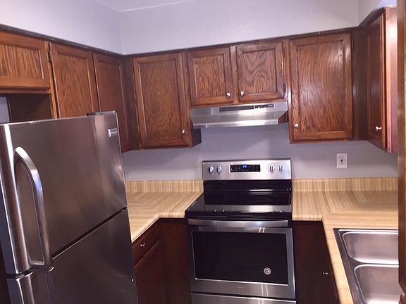 4th image of 858 N Stapley Dr